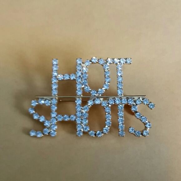 PureUnique Faux Diamond Brooche. 0 - Picture 4 of 4